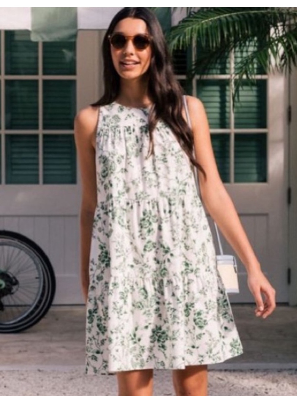 Gal Meets Glam Lisa green and white floral dress